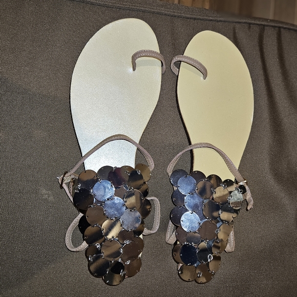 AMINAH Abdul Jillil Leather Coin Sandal Silver - Picture 9 of 14
